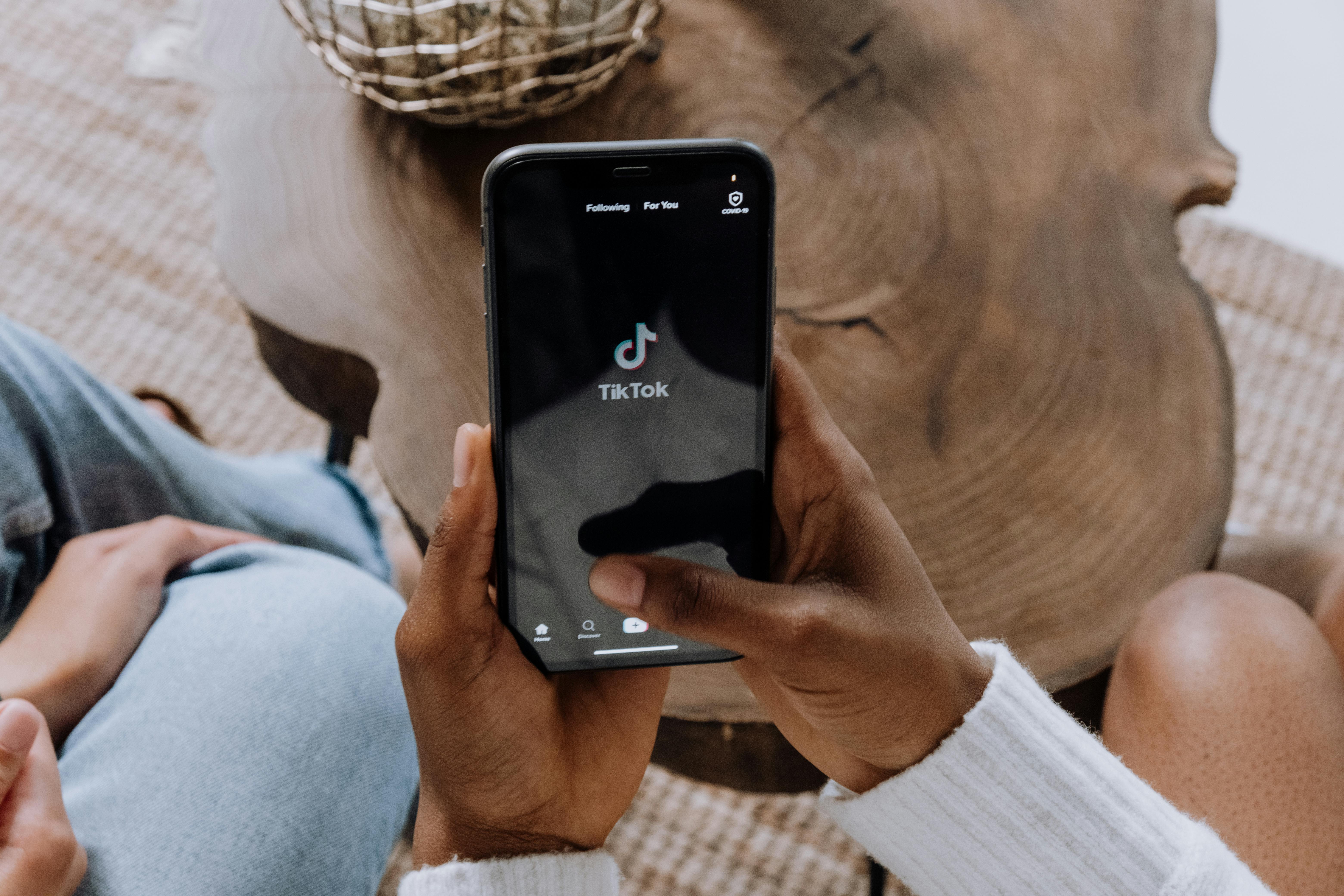 iPhone showing Tiktok loading screen